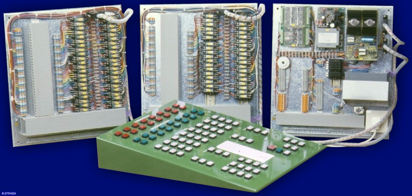 Tischpult, Bedienpult bzw Steuerpult Frontplatte Alu pulverbeschichtet - Empfang /Pulthaube