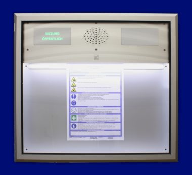 Geh�use und Frontplatte -Information und Aushang - Aushang- und Informationspanel Sitzungssaal