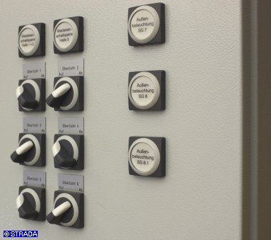 Bedientableau, Steuertableau, Schalttafel und Steuertafel Frontplatte Stahlblech - Steuertableau im AP-Geh�use IP65