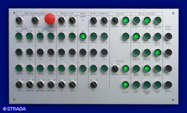 Bedientableau und Steuertableau Frontplatte Alu sonstiger Druck - Einbau-Steuertableau